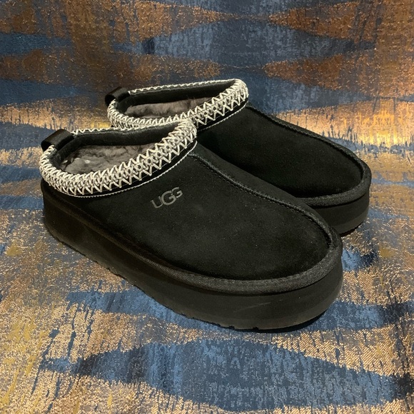 UGG TAZZ Platform Black Slippers Plush Comfort Slip-On - Picture 2 of 6